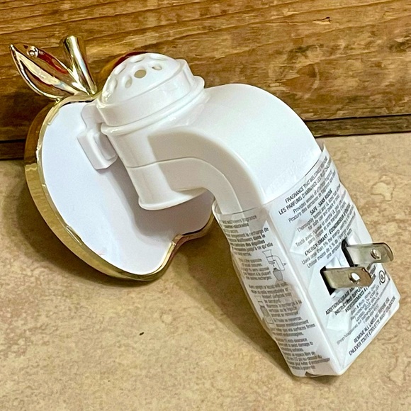 BBW I Love Fall Apple Wallflower - Picture 3 of 5